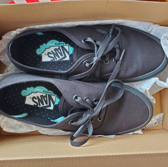 Vans Shoes - Comfy cush authentic vans